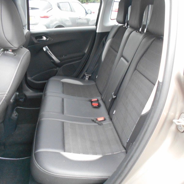 Used Peugeot 2008 2015 for sale - 76029957: Photo 14