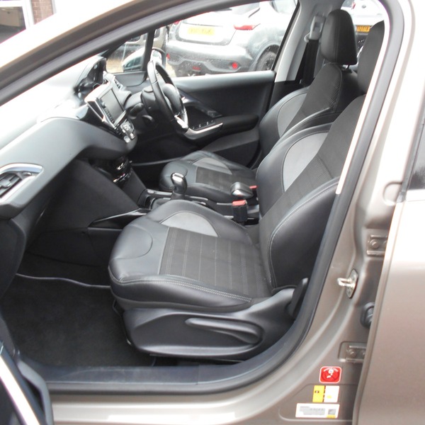 Used Peugeot 2008 2015 for sale - 76029957: Photo 15