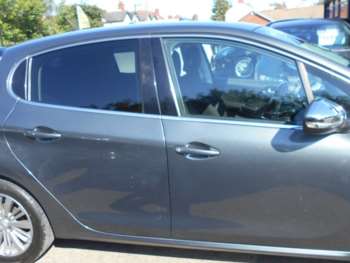 Used Peugeot 208 2015 for sale - 69945716: Photo