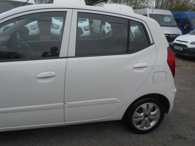 Used Hyundai i10 2014 for sale - 78182316: Photo 15