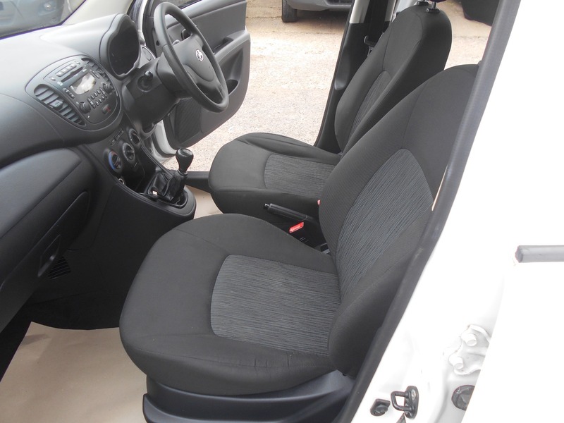 Used Hyundai i10 2014 for sale - 78182316: Photo 24