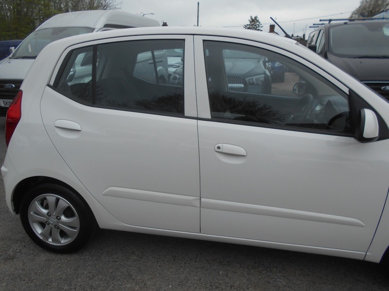 Used Hyundai i10 2014 for sale - 78182316: Photo 8