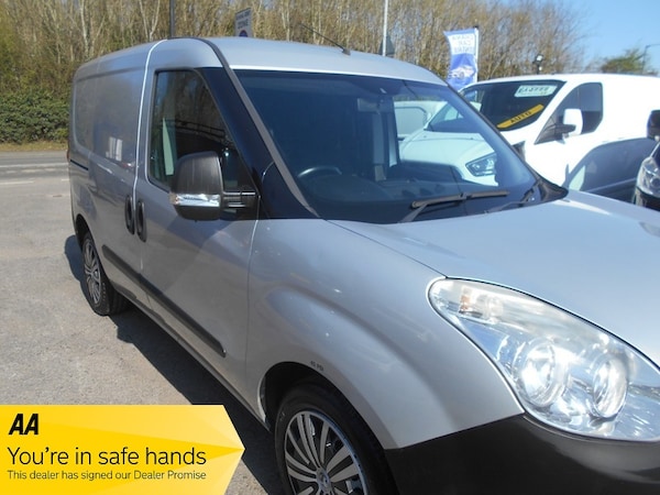 Used Vauxhall Combo 2016 for sale - 74238335: Photo 2