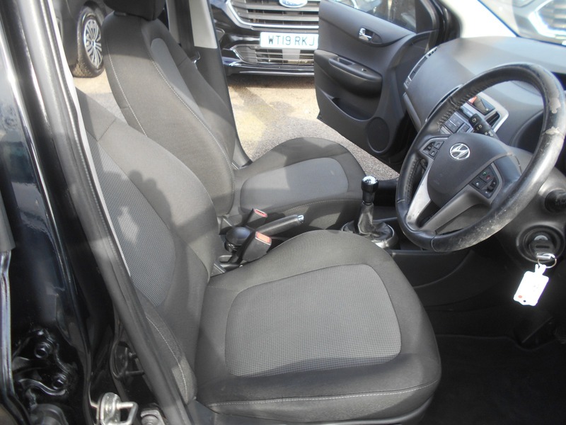 Used Hyundai i20 2013 for sale - 77668098: Photo 20
