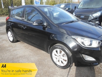 Used Hyundai i20 2013 for sale - 77668098: Photo