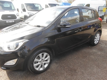 Used Hyundai i20 2013 for sale - 77668098: Photo
