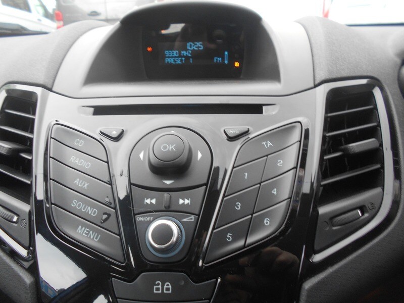 Used Ford Fiesta 2013 for sale - 76029870: Photo 28