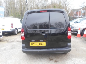 Used Peugeot Partner 2018 for sale - 77805649: Photo