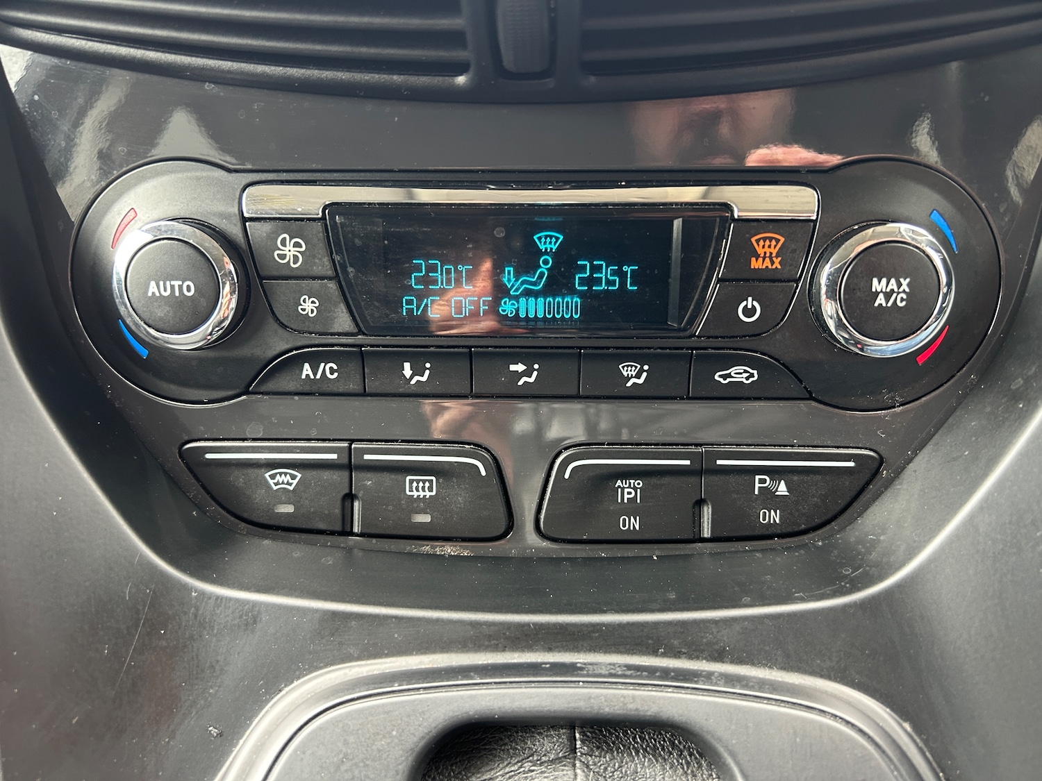 Used Ford Kuga 2013 for sale - 76386859: Photo 21