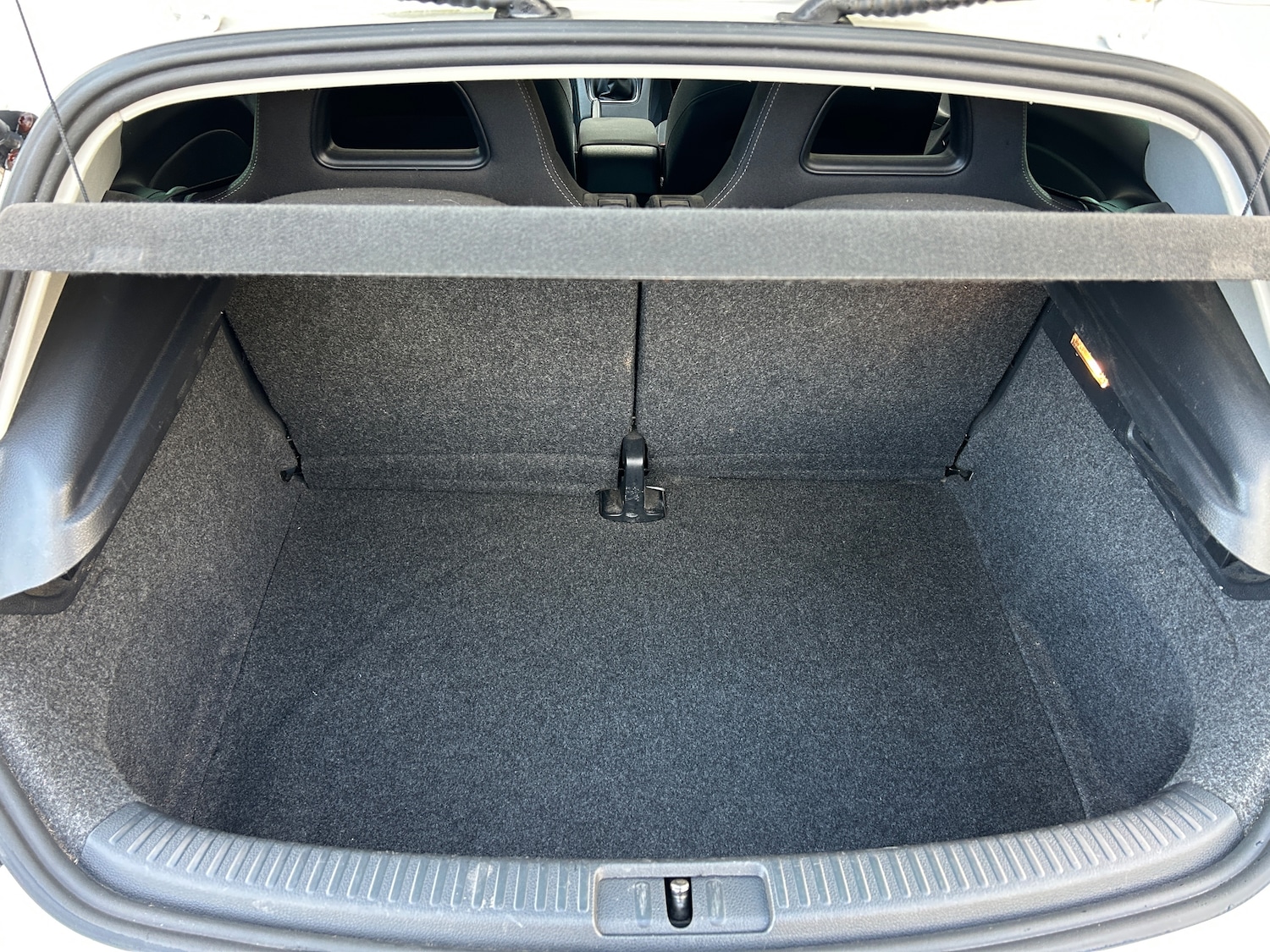 Used Volkswagen Scirocco 2011 for sale - 76386753: Photo 21