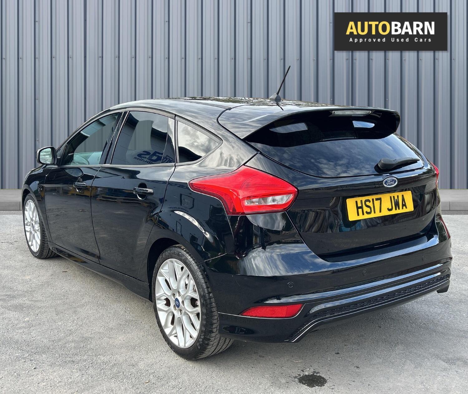 Used Ford Focus 2017 for sale - 76386878: Photo 4