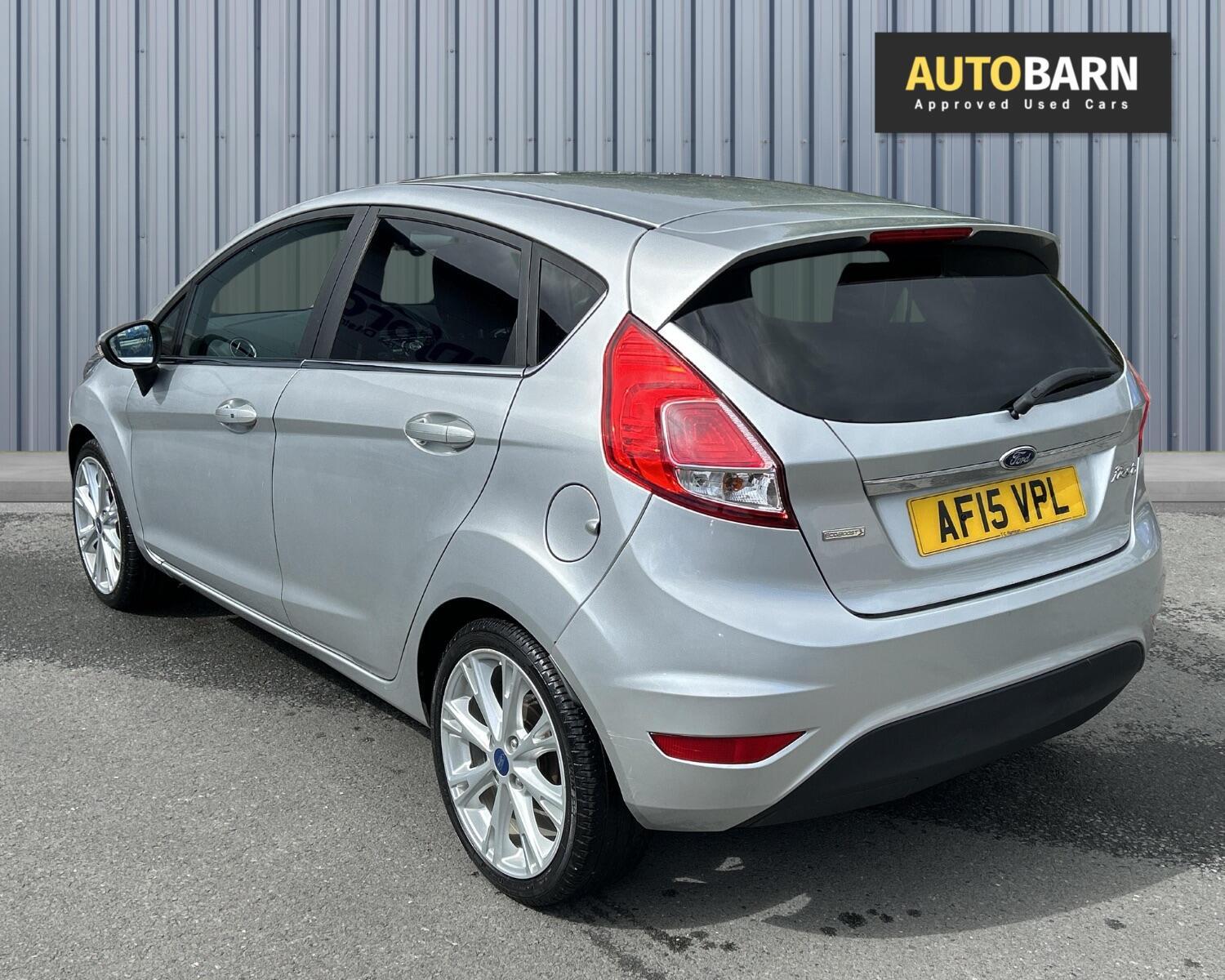 Used Ford Fiesta 2015 for sale - 76391929: Photo 4