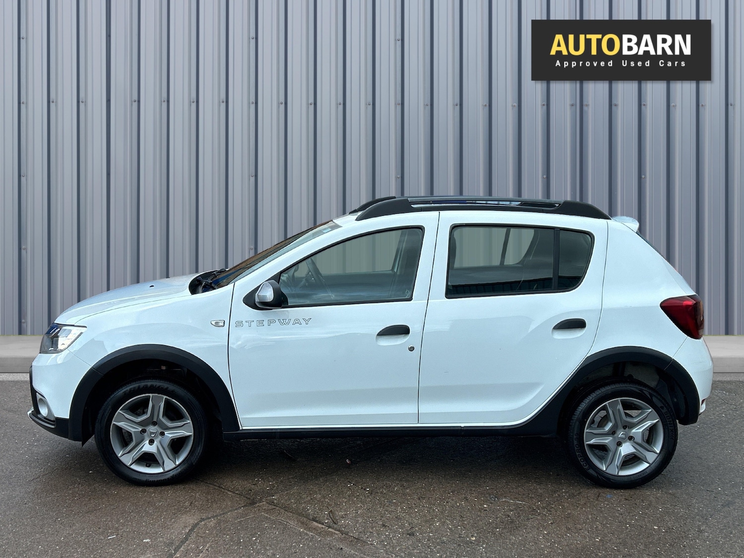 Used Dacia Sandero Stepway 2017 for sale - 77287391: Photo 6