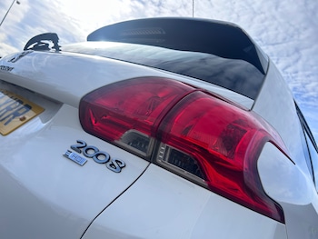 Used Peugeot 2008 2014 for sale - 77718986: Photo