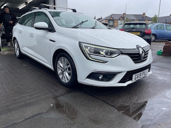 2019 (19) - 1.5 Blue dCi 115 Play 5dr Auto
