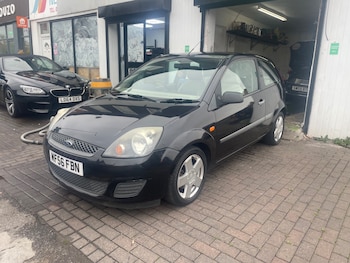 Used Ford Fiesta 2006 for sale - 76237389: Photo 2