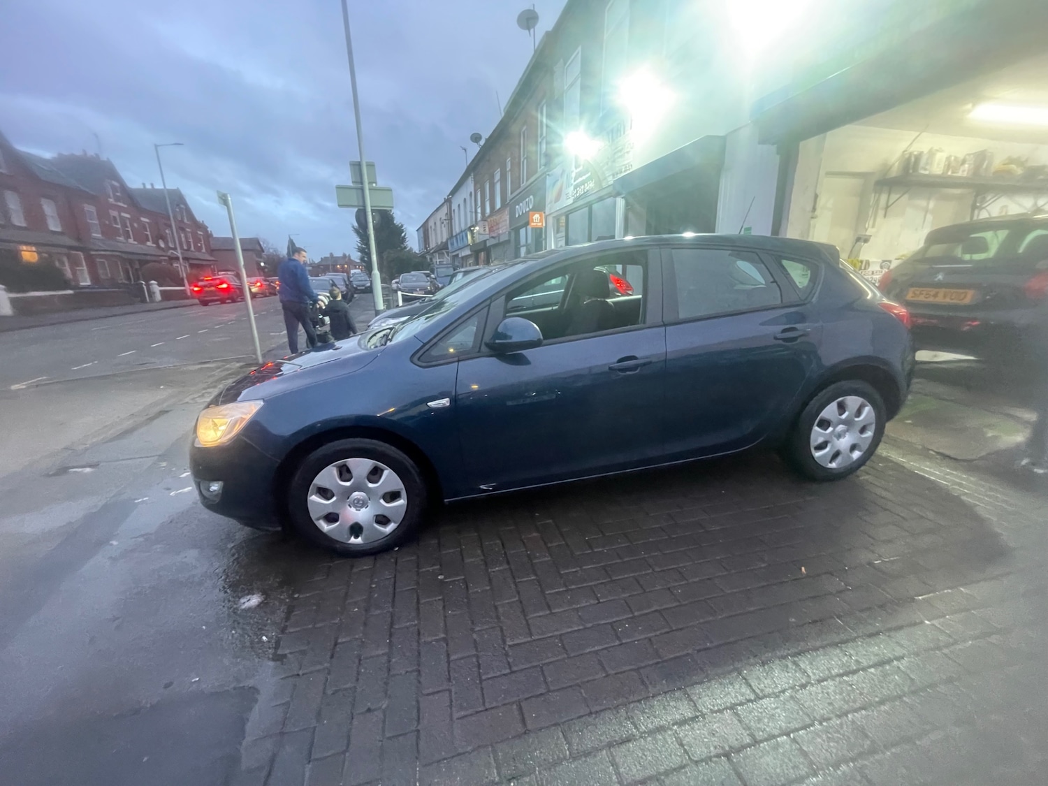 Used Vauxhall Astra 2012 for sale - 77274668: Photo 7