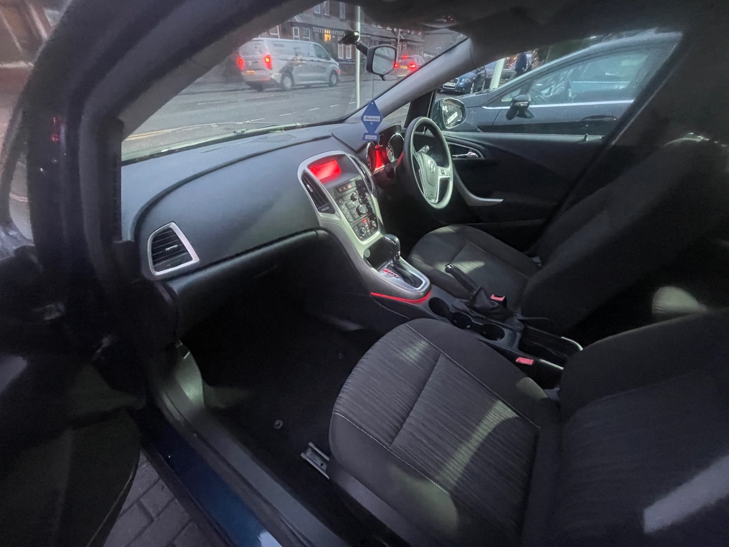 Used Vauxhall Astra 2012 for sale - 77274668: Photo 9