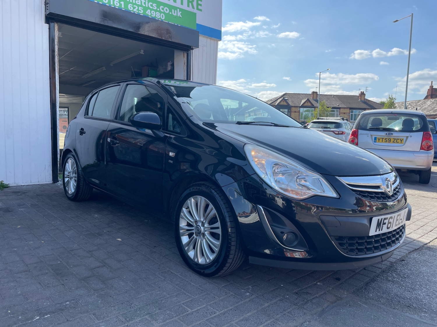 Used Vauxhall Corsa 2011 for sale - 76134499: Photo 2