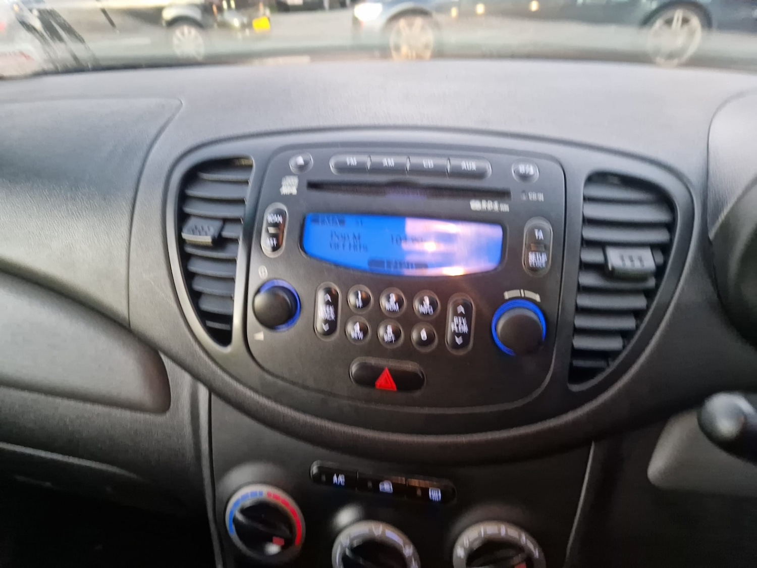 Used Hyundai i10 2011 for sale - 76618386: Photo 19