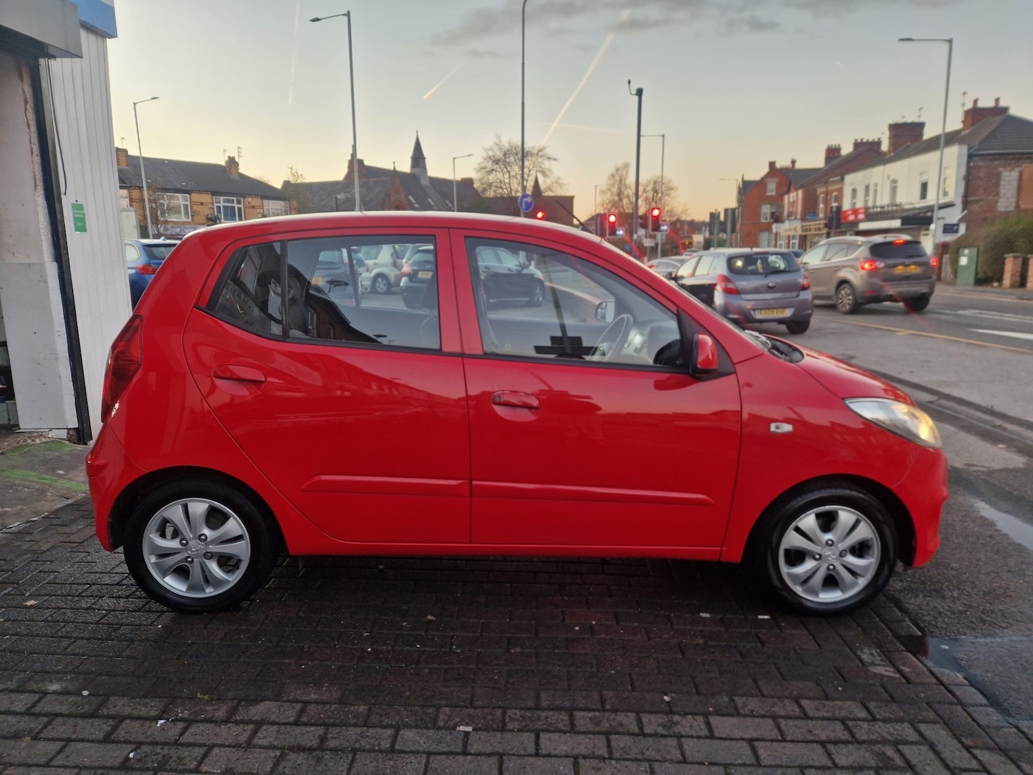 Used Hyundai i10 2011 for sale - 76618386: Photo 4