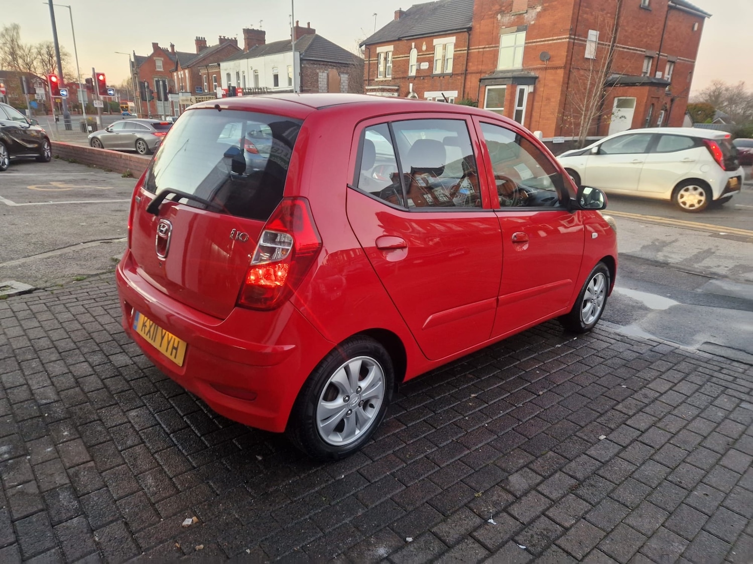 Used Hyundai i10 2011 for sale - 76618386: Photo 5