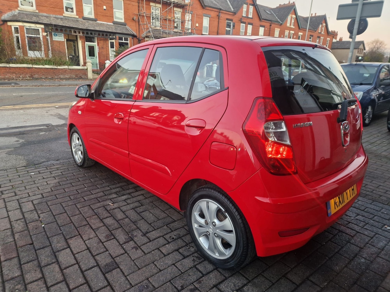 Used Hyundai i10 2011 for sale - 76618386: Photo 9