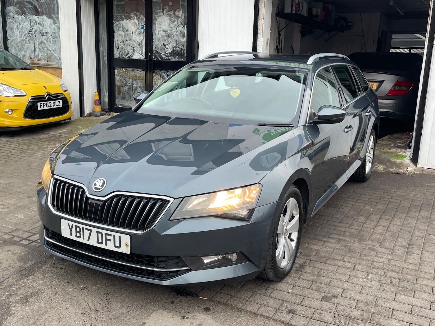 Used Skoda Superb 2017 for sale - 76134638: Photo 4