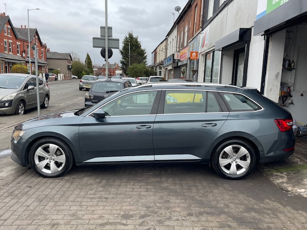 Used Skoda Superb 2017 for sale - 76134638: Photo 5