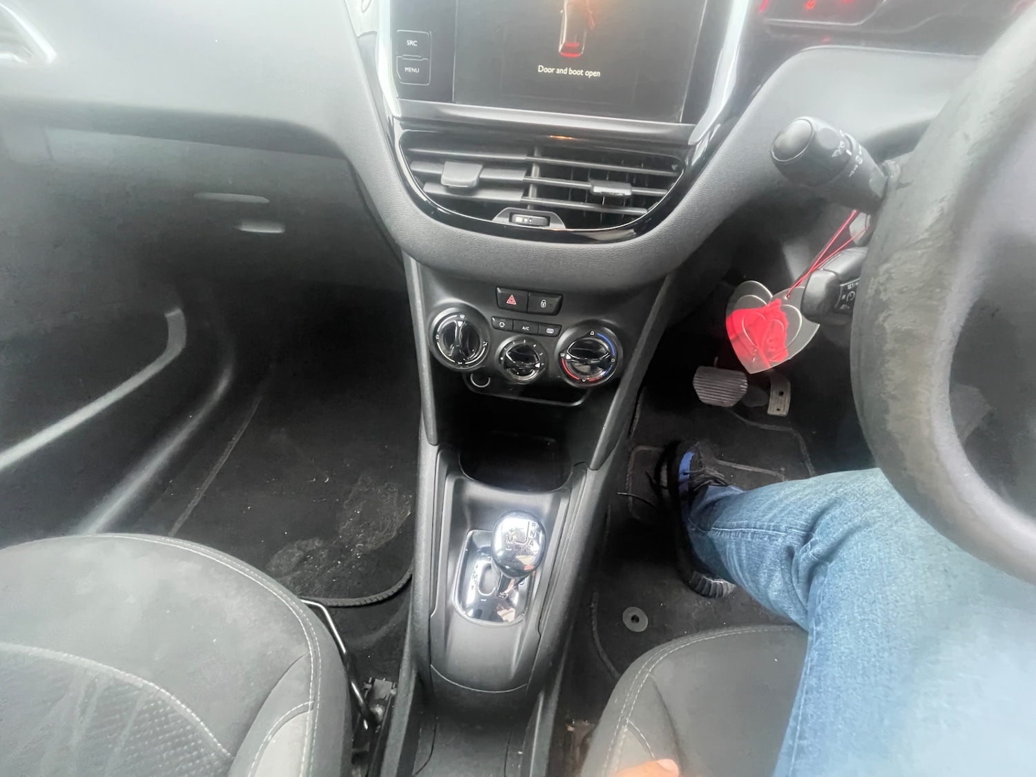 Used Peugeot 208 2015 for sale - 77274682: Photo 17