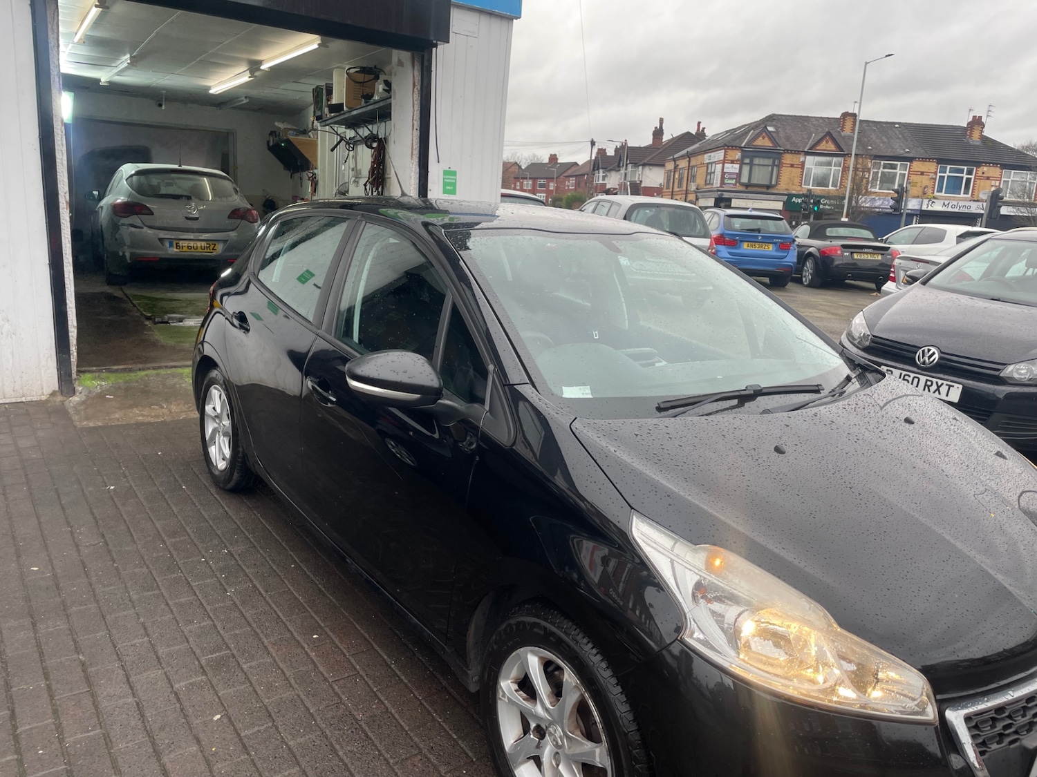 Used Peugeot 208 2015 for sale - 77274682: Photo 2