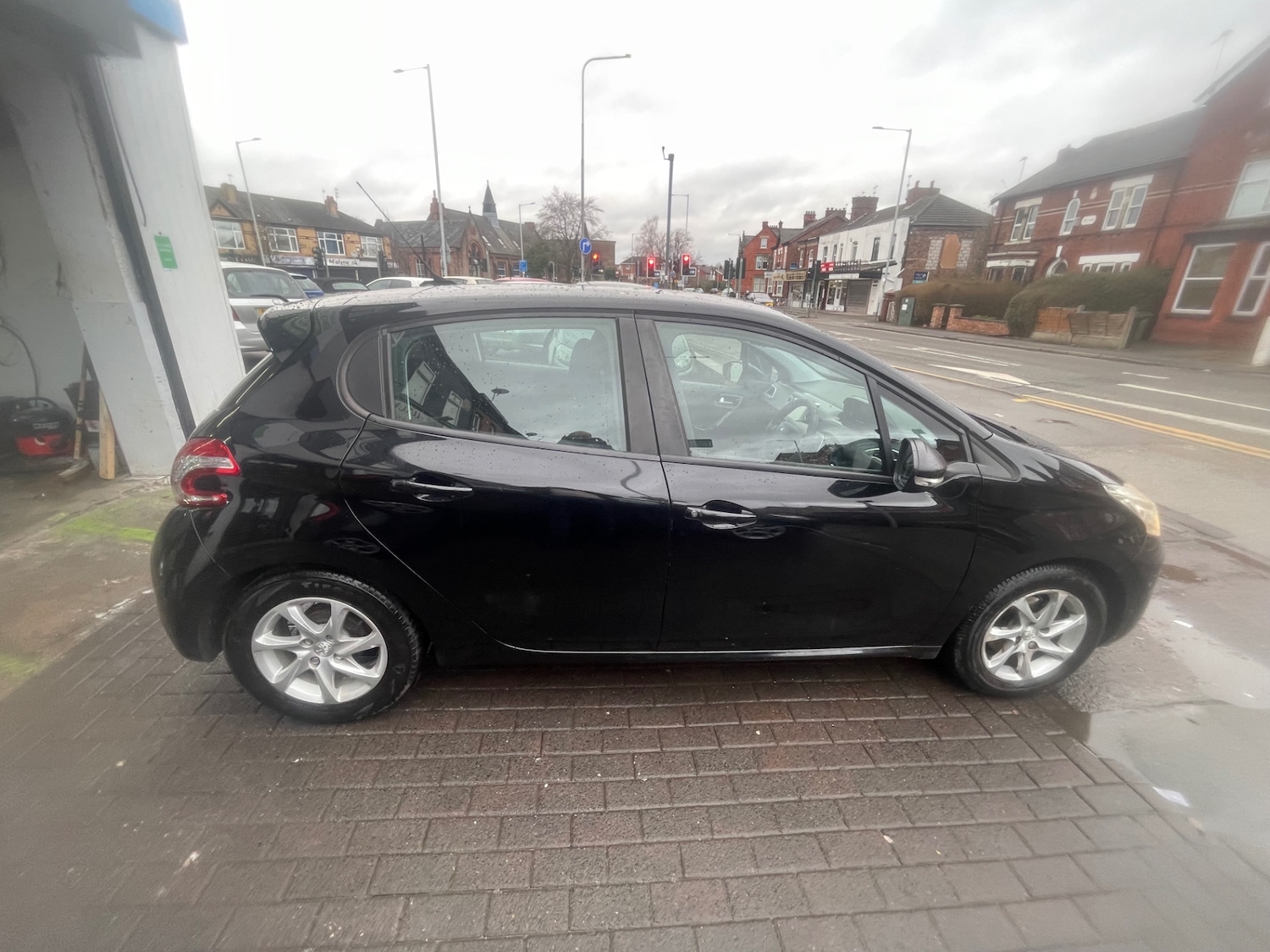 Used Peugeot 208 2015 for sale - 77274682: Photo 8