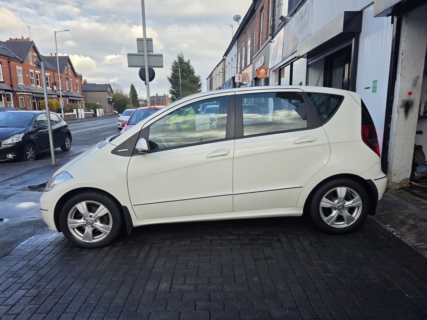 Used Mercedes-Benz A-Class 2011 for sale - 78084371: Photo 8