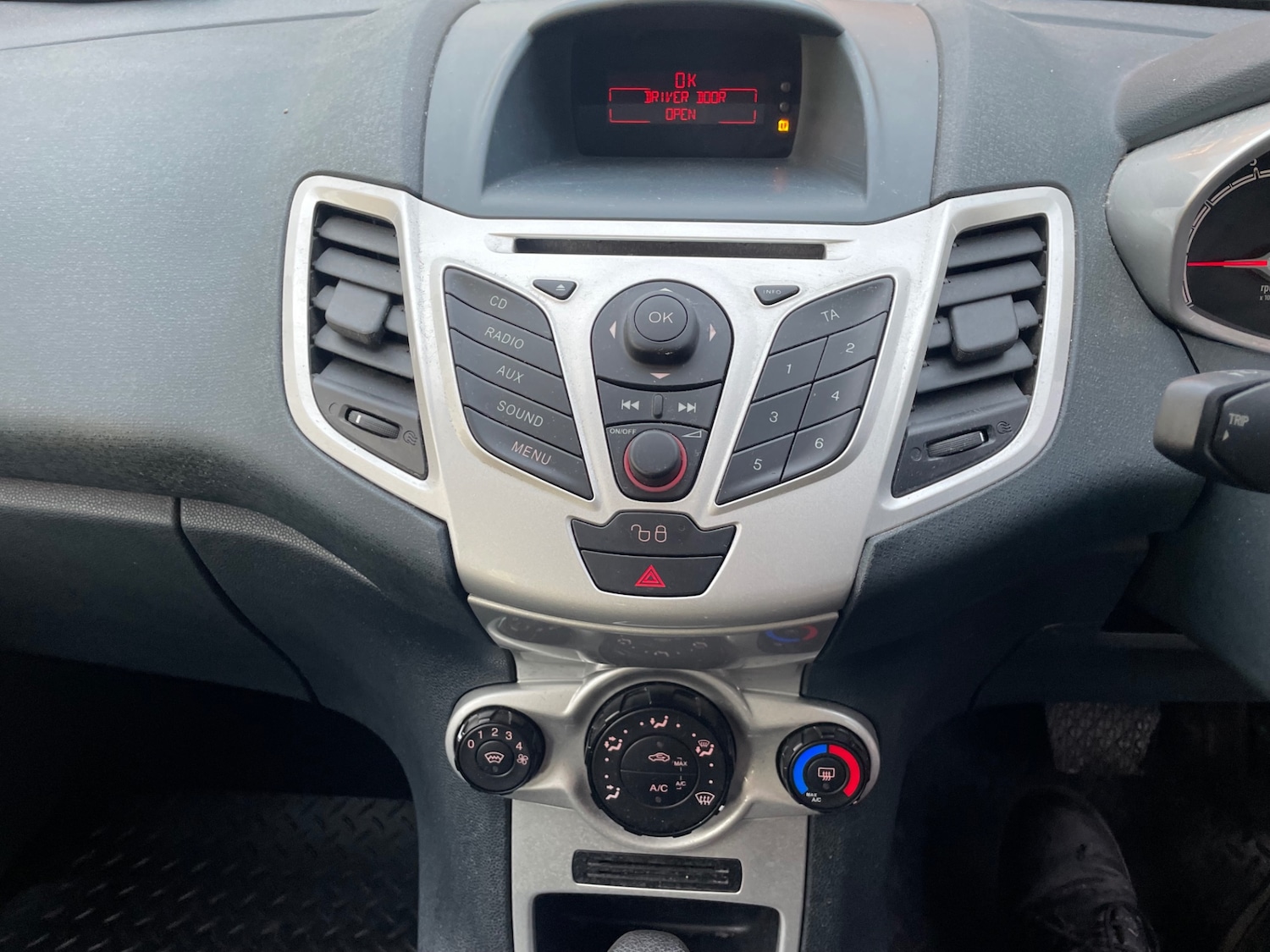 Used Ford Fiesta 2012 for sale - 77092121: Photo 15