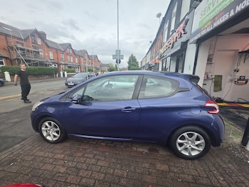 Used Peugeot 208 2014 for sale - 78633752: Photo
