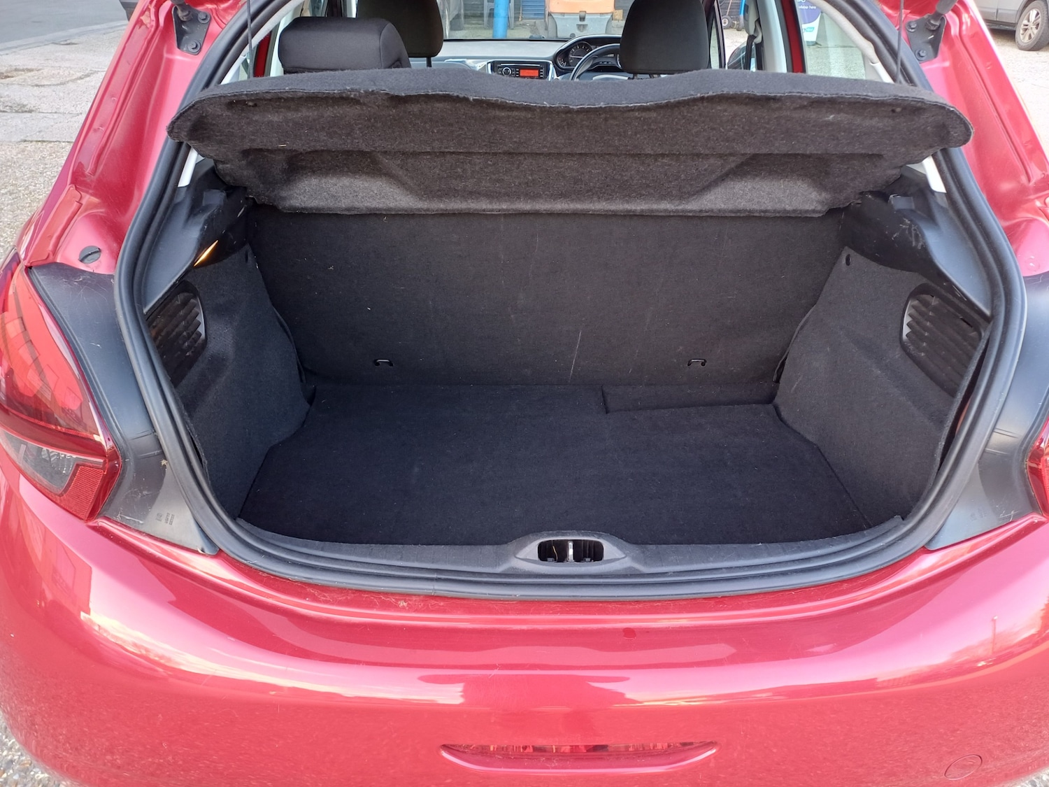 Used Peugeot 208 2016 for sale - 77793020: Photo 6