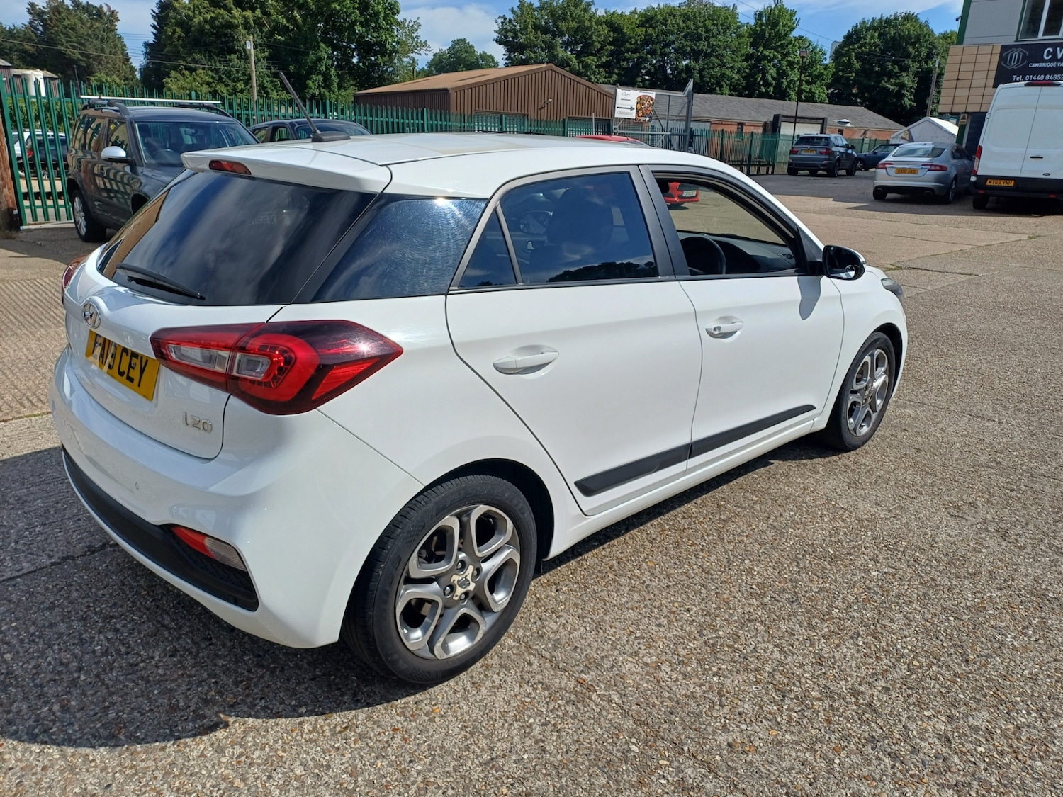 Used Hyundai i20 2019 for sale - 78162048: Photo 3