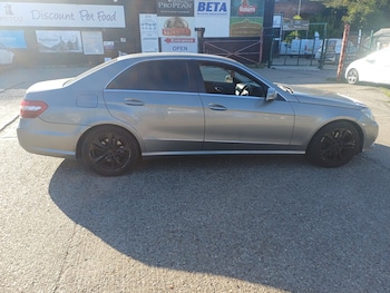 Used Mercedes-Benz E Class 2013 for sale - 78352739: Photo