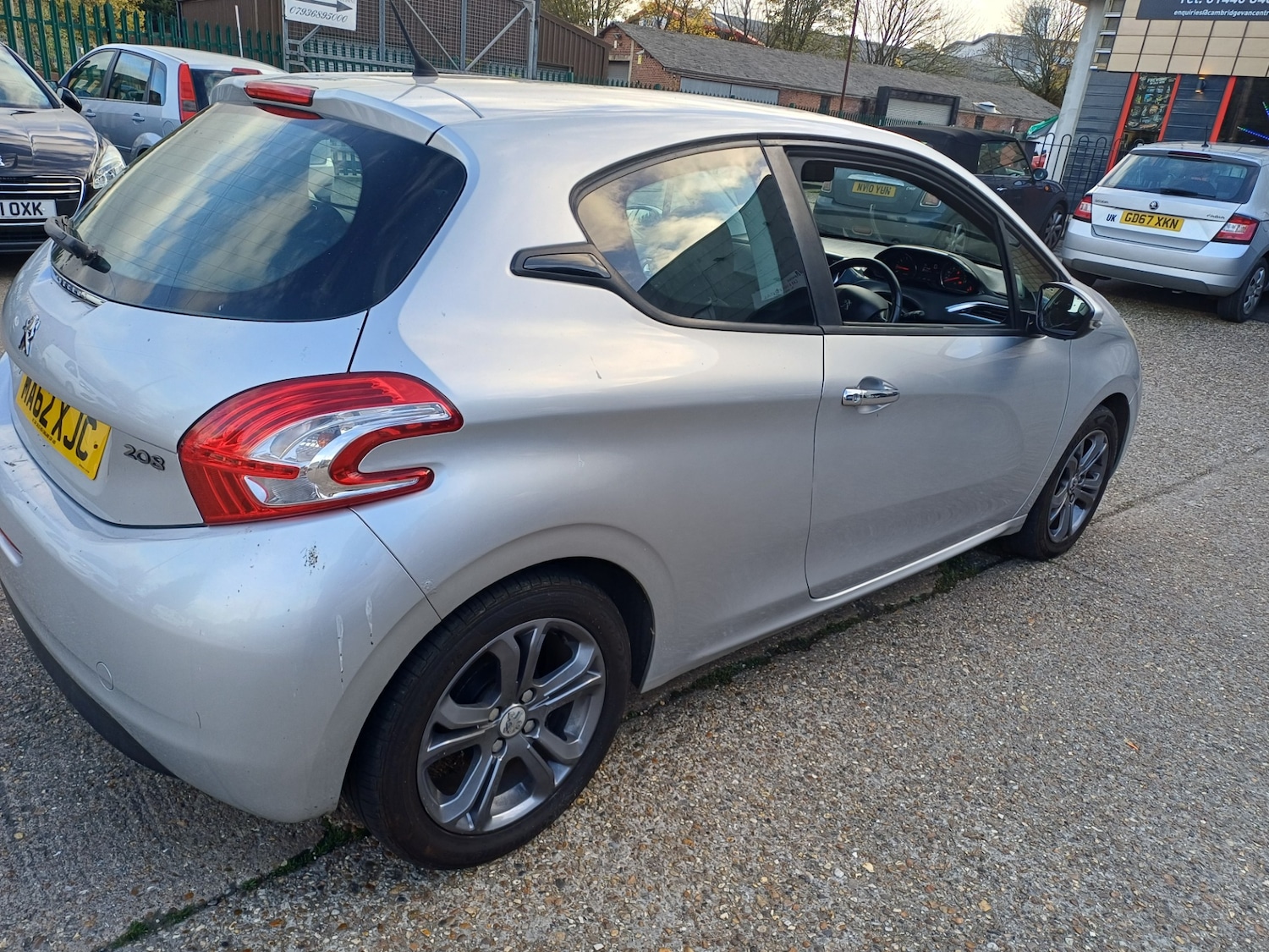Used Peugeot 208 2012 for sale - 76521193: Photo 12