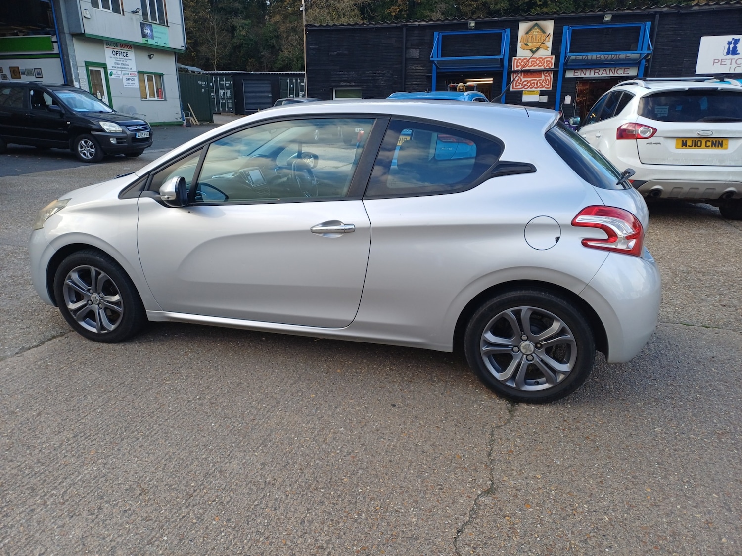 Used Peugeot 208 2012 for sale - 76521193: Photo 15