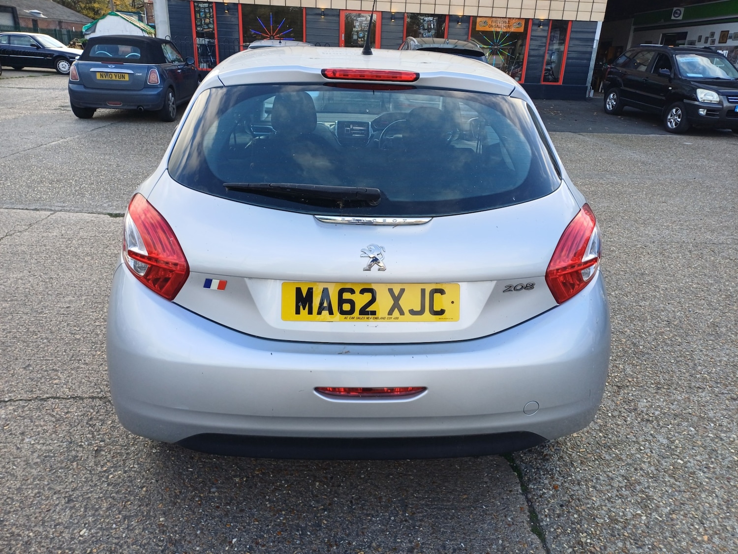 Used Peugeot 208 2012 for sale - 76521193: Photo 2