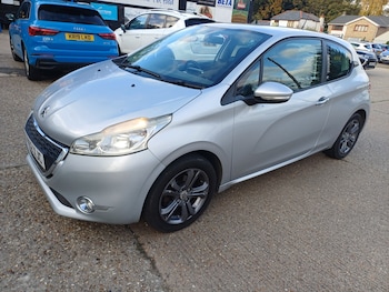 Used Peugeot 208 2012 for sale - 76521193: Photo