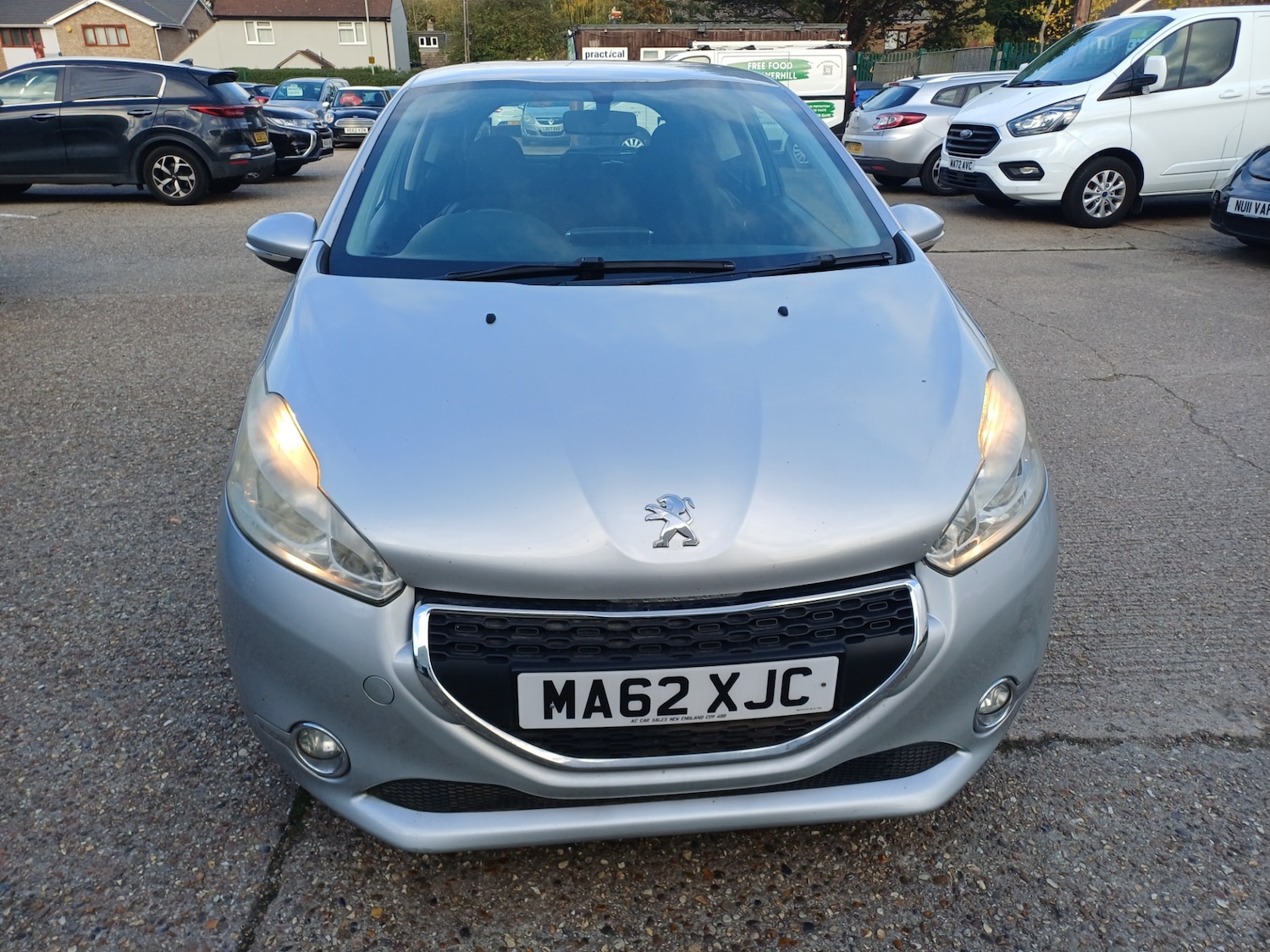 Used Peugeot 208 2012 for sale - 76521193: Photo 6
