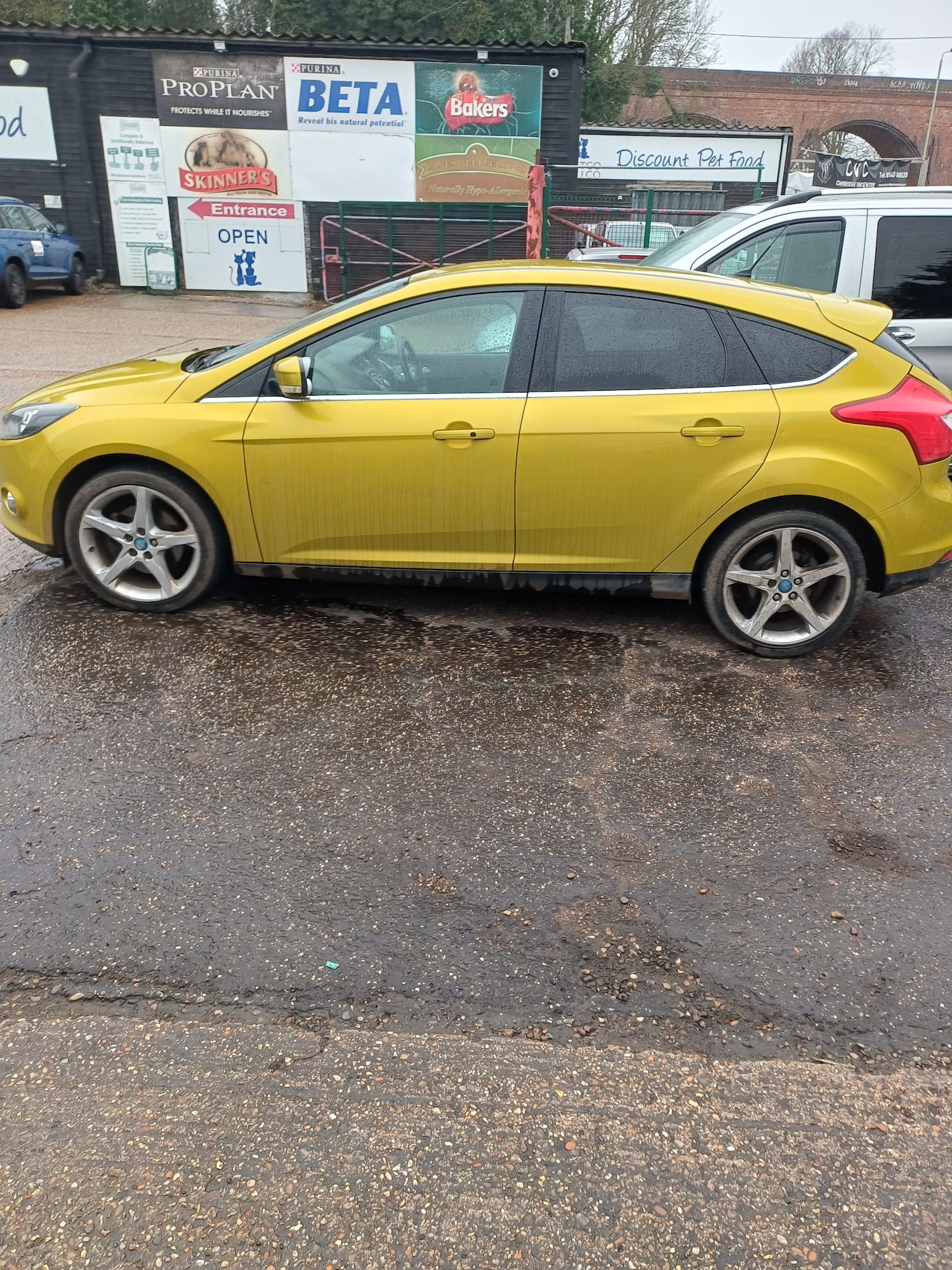 Used Ford Focus 2011 for sale - 77793016: Photo 2