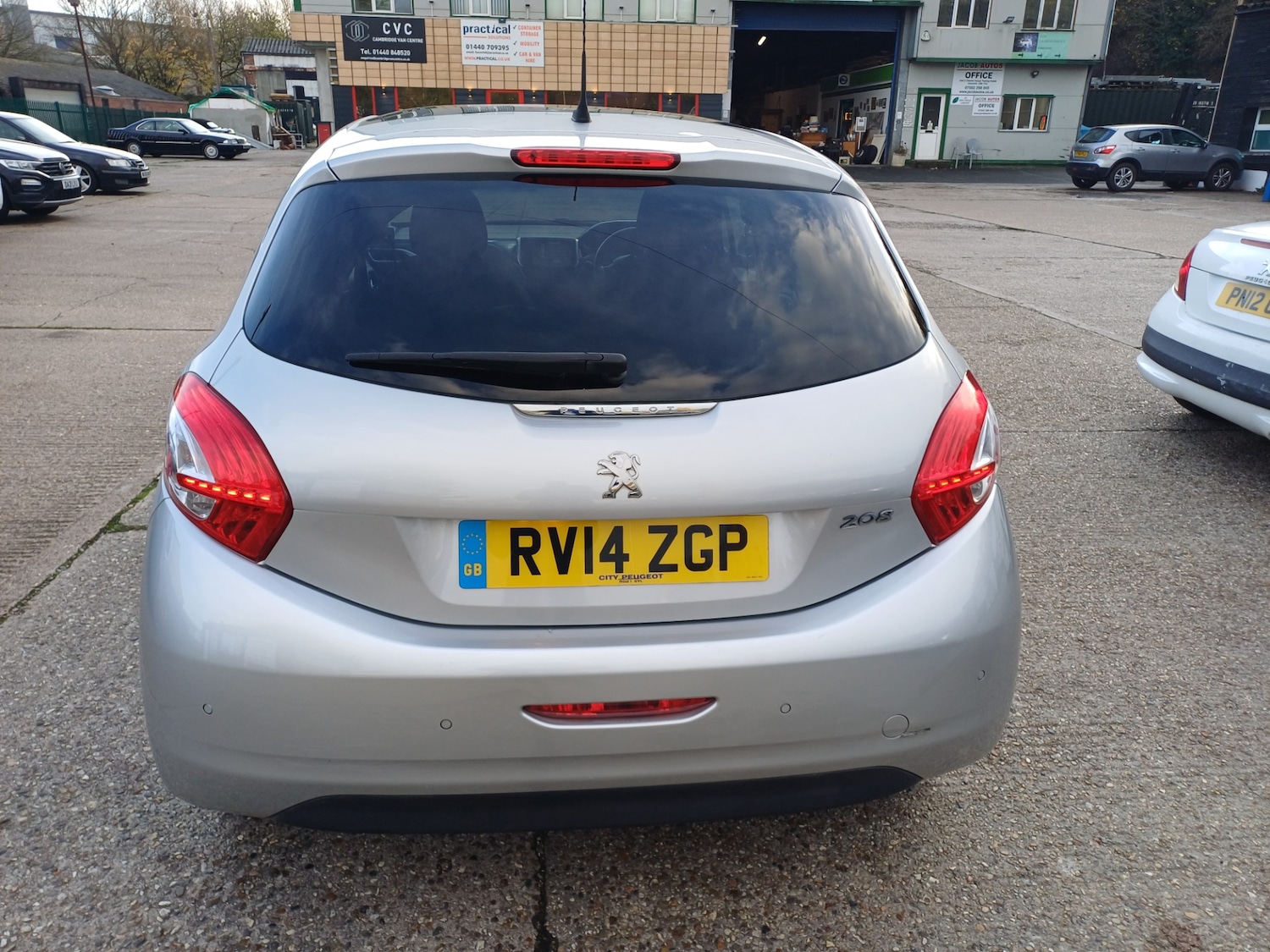 Used Peugeot 208 2014 for sale - 76557078: Photo 11