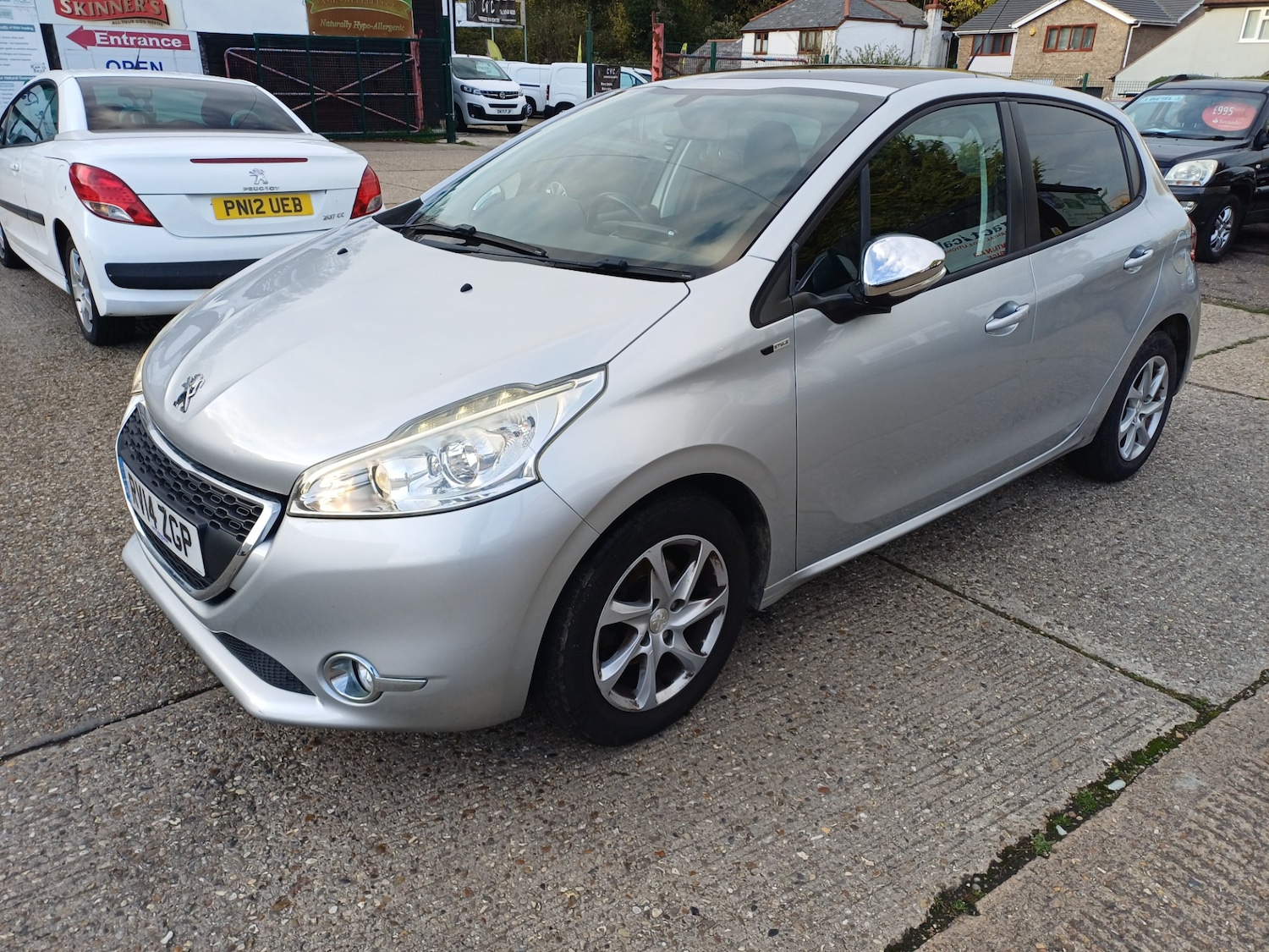 Used Peugeot 208 2014 for sale - 76557078: Photo 2