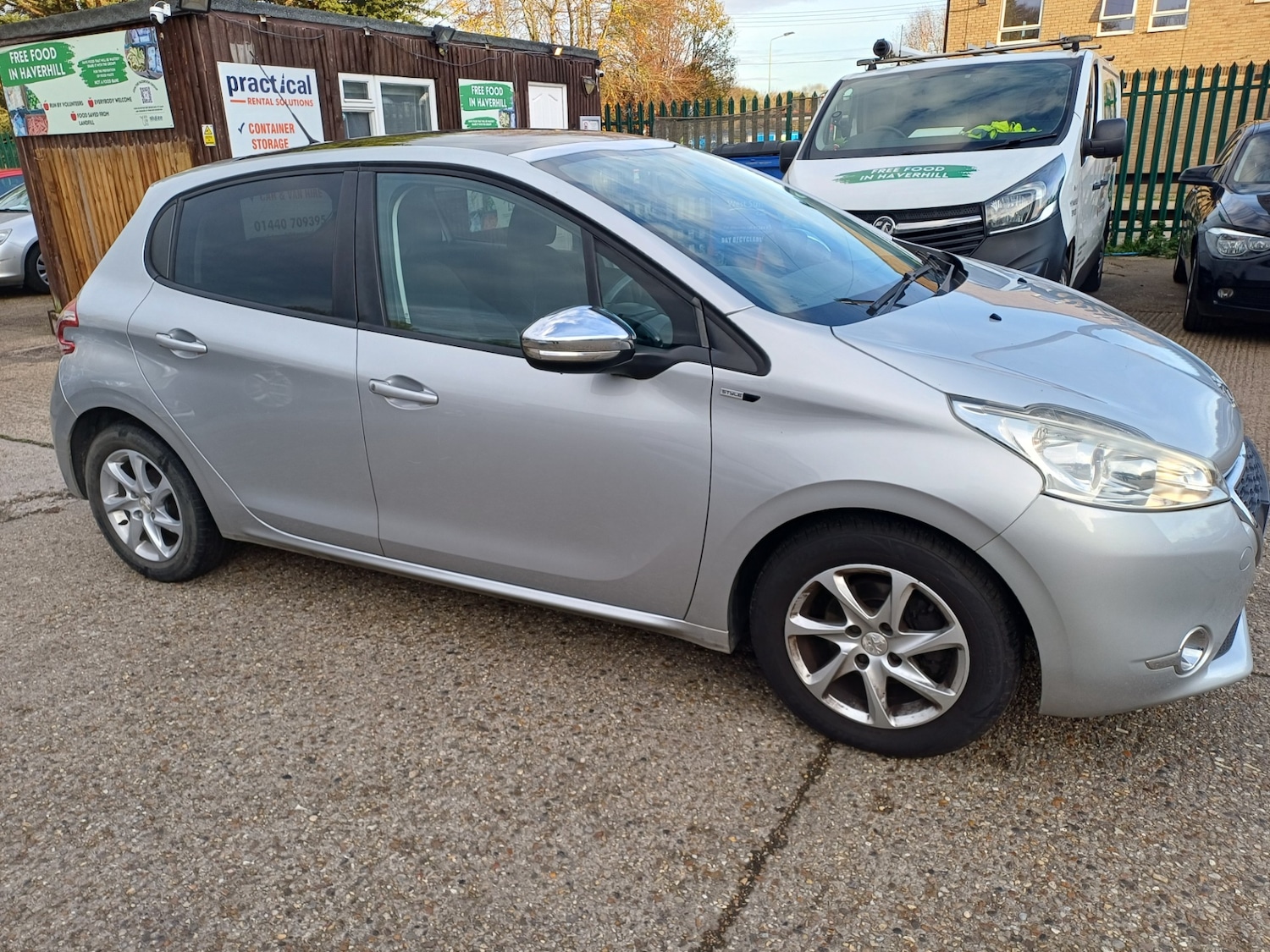 Used Peugeot 208 2014 for sale - 76557078: Photo 4