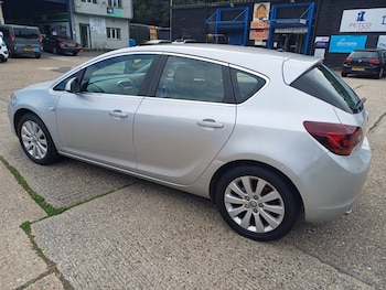 Vauxhall - Astra