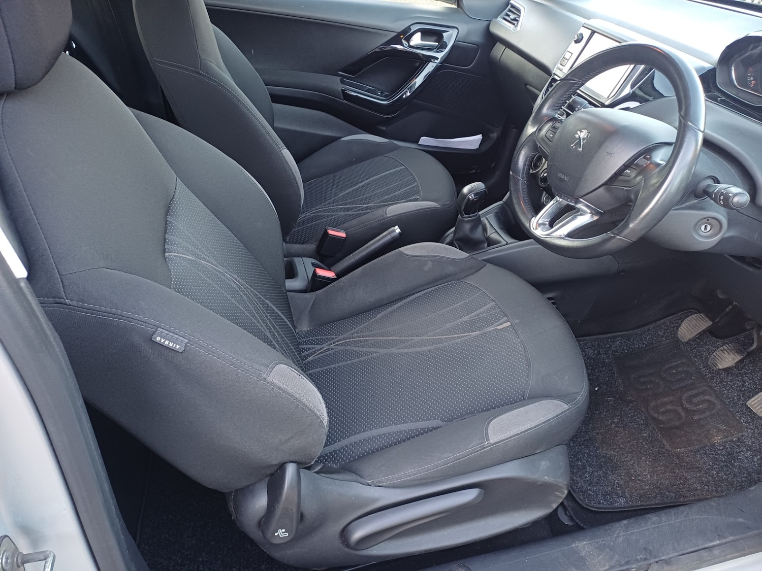 Used Peugeot 208 2012 for sale - 77213040: Photo 9