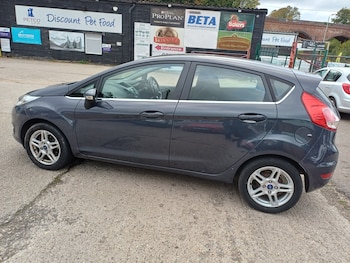 2013 (13) - 1.0 Zetec 5dr
